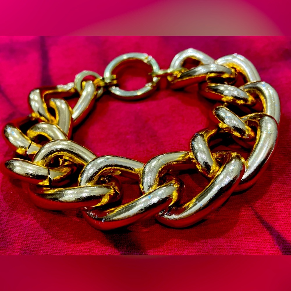 MASSIVE Golden Curb Bracelet